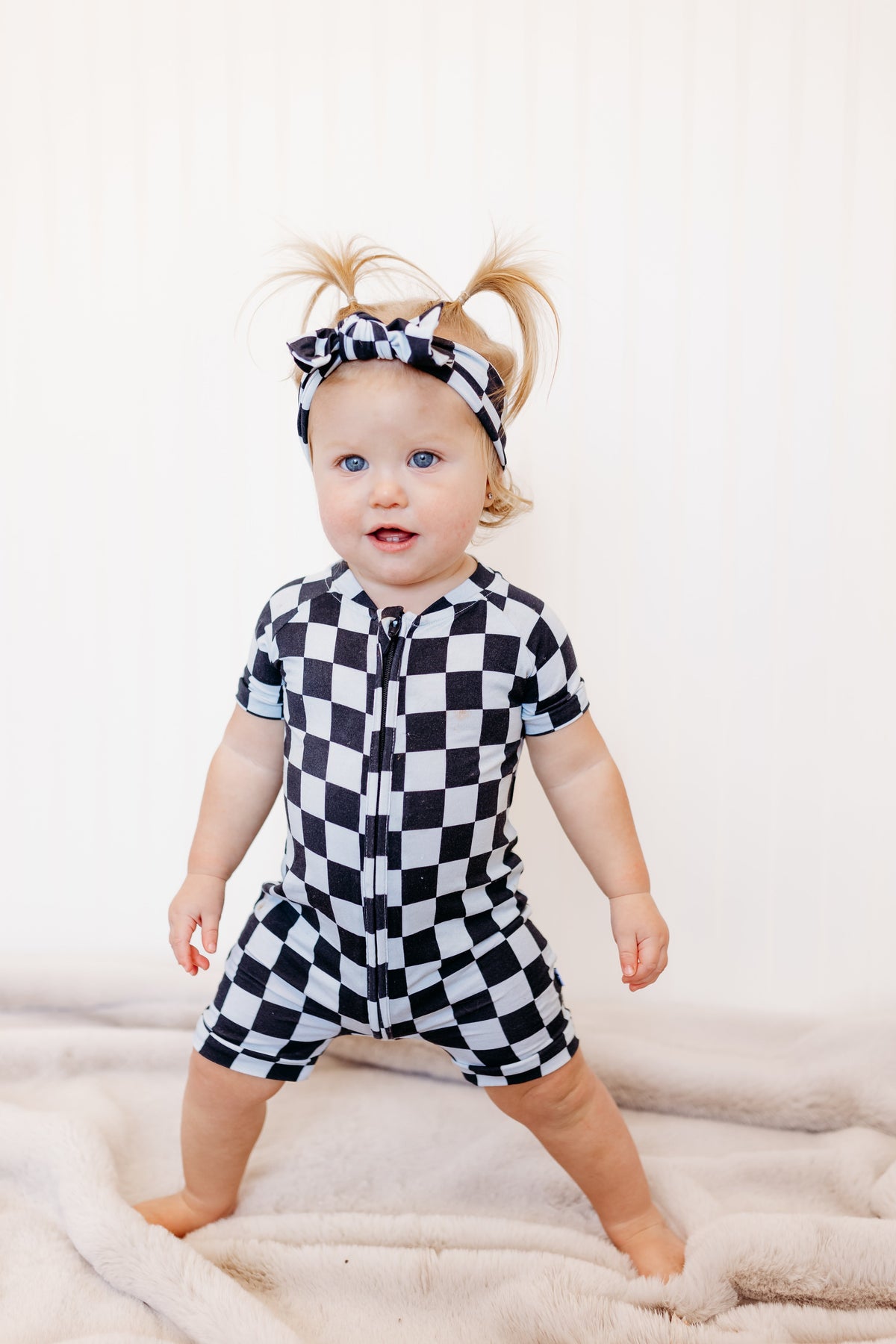 DREAM BIG LITTLE CO MIDNIGHT CHECKERS DREAM BOWEveretts Place