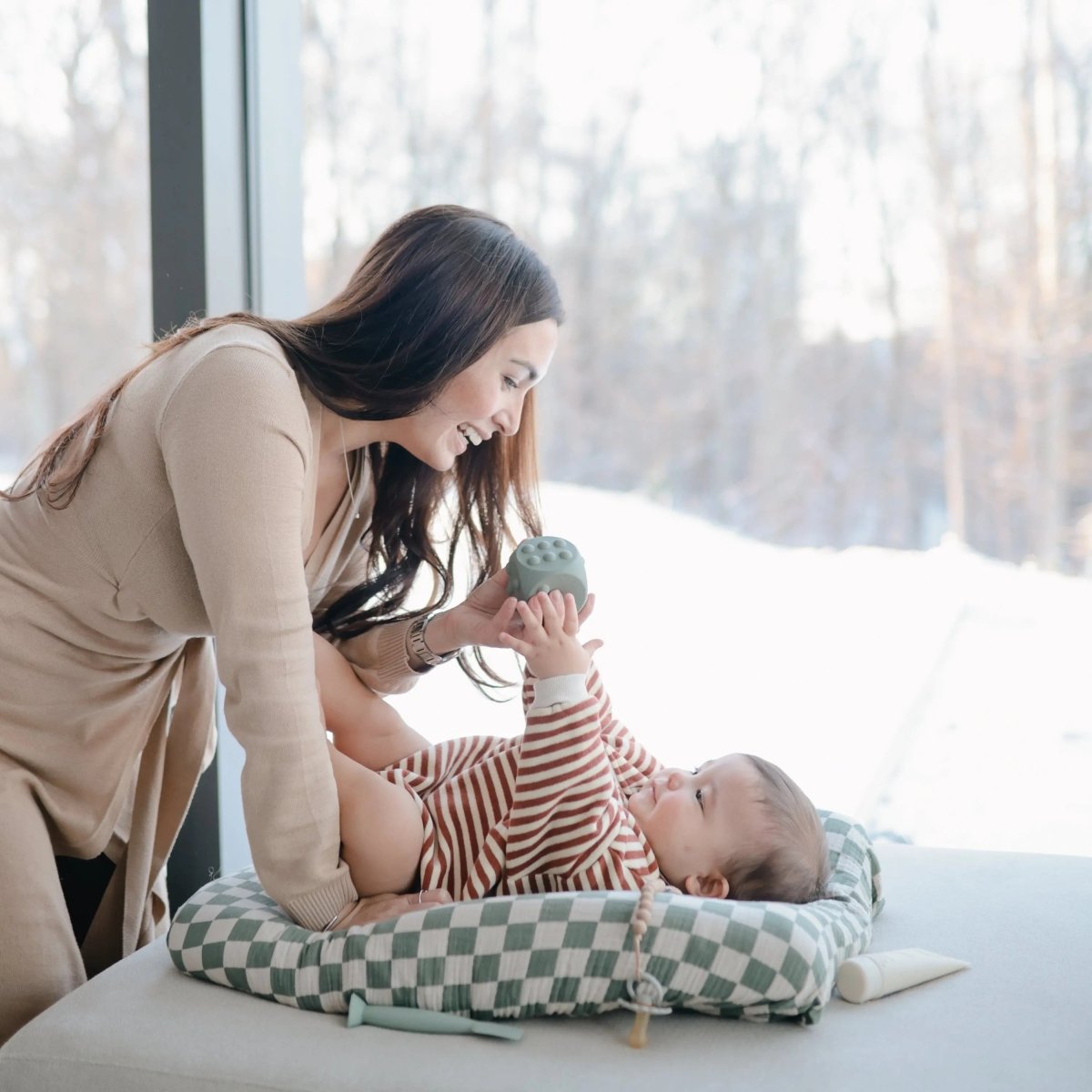 Mushie Mushie Dice Press Toy for Fine Motor Skill Development and Learning - Everetts Place Boutique - 