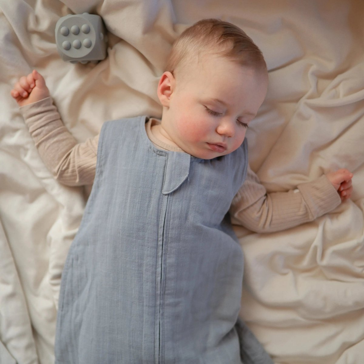 Mushie Mushie Dice Press Toy for Fine Motor Skill Development and Learning - Everetts Place Boutique - 