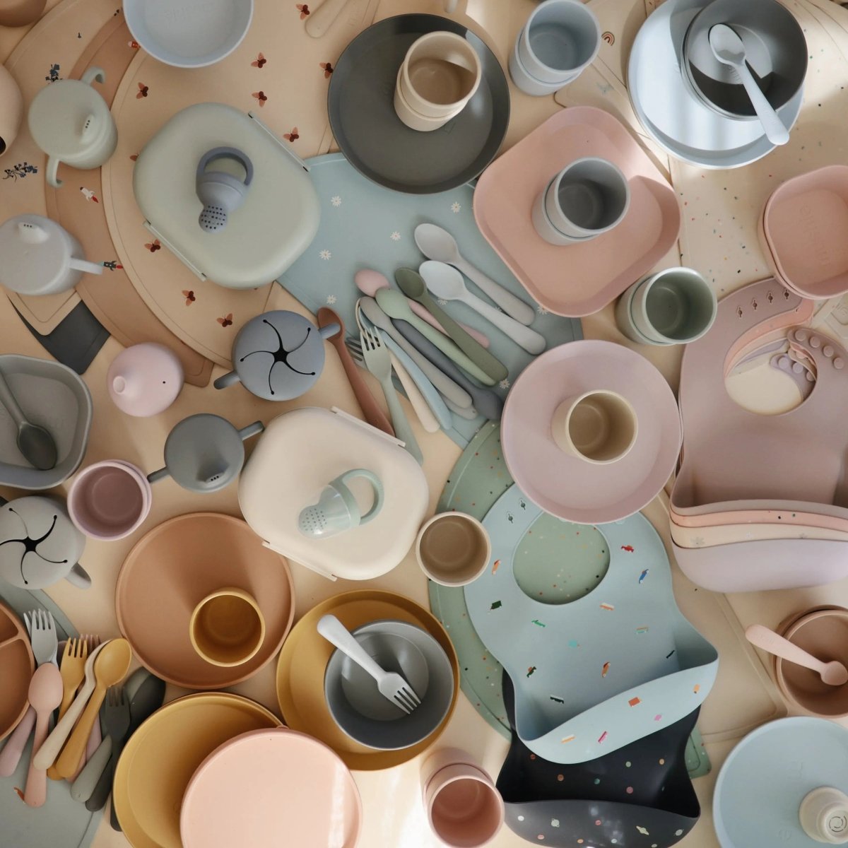 Mushie Mushie Plastic Dinnerware Cups Lightweight Non Toxic Designed for Kids - Everetts Place Boutique - 