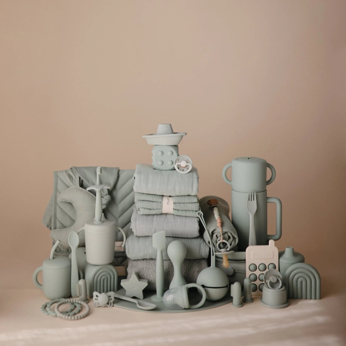 Mushie Mushie Trainer Sippy Cup Dishwasher and Microwave Safe with Easy Grip Handles - Everetts Place Boutique - 