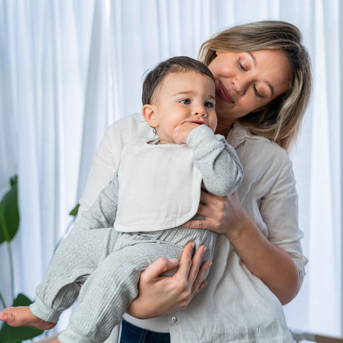 Comfy Cubs Muslin Bibs in White - 