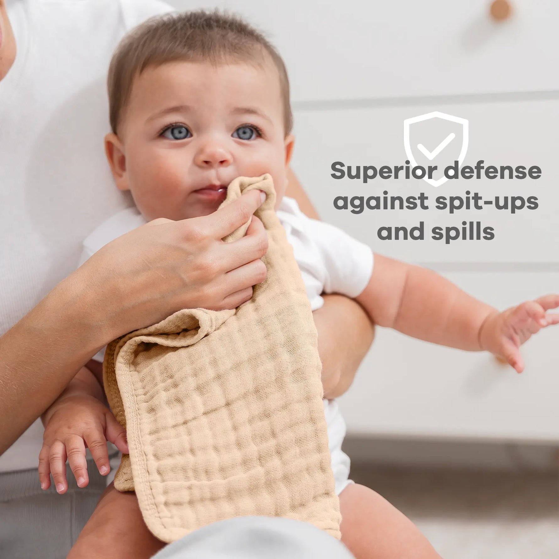 Comfy Cubs Muslin Burp Cloths in Cream - 