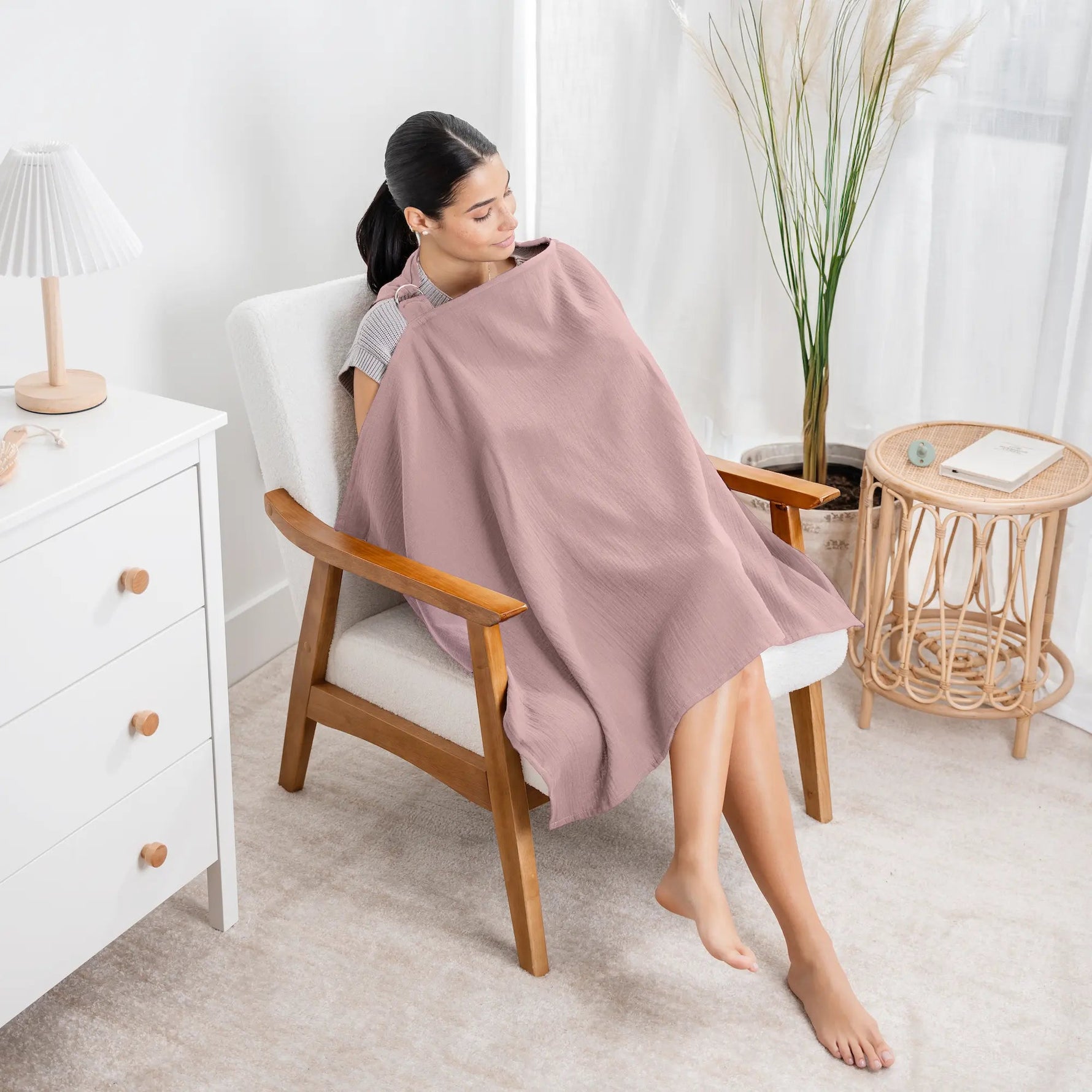 Comfy Cubs Muslin Nursing Cover, Pack of 1 in Mauve - 