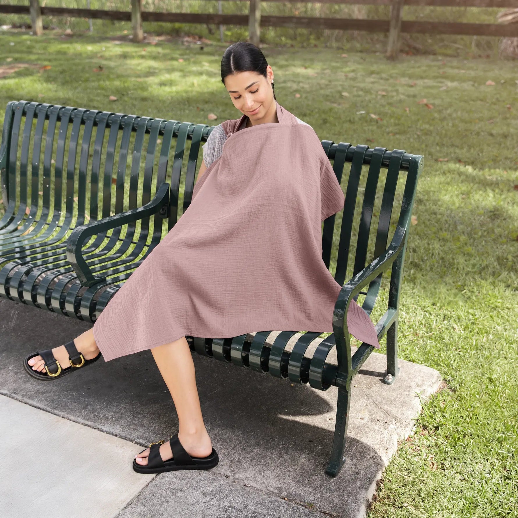 Comfy Cubs Muslin Nursing Cover, Pack of 1 in Mauve - 