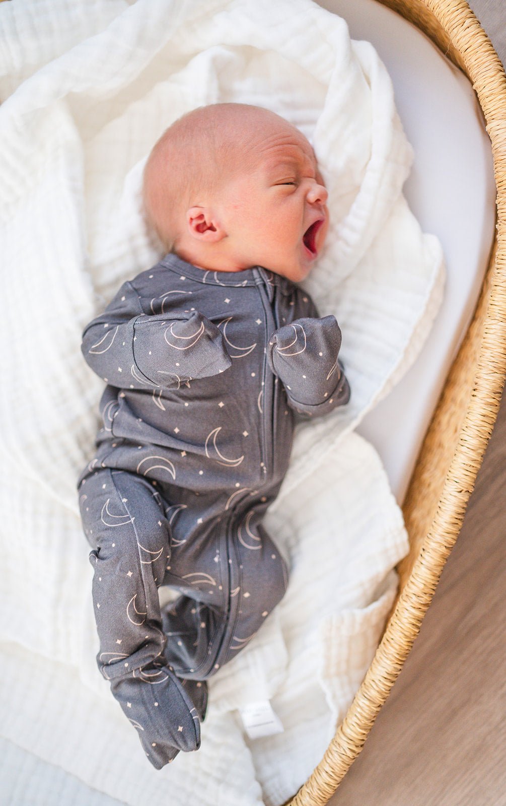 White Organic Muslin 6-Layer Blanket by Harp Angel Boutique