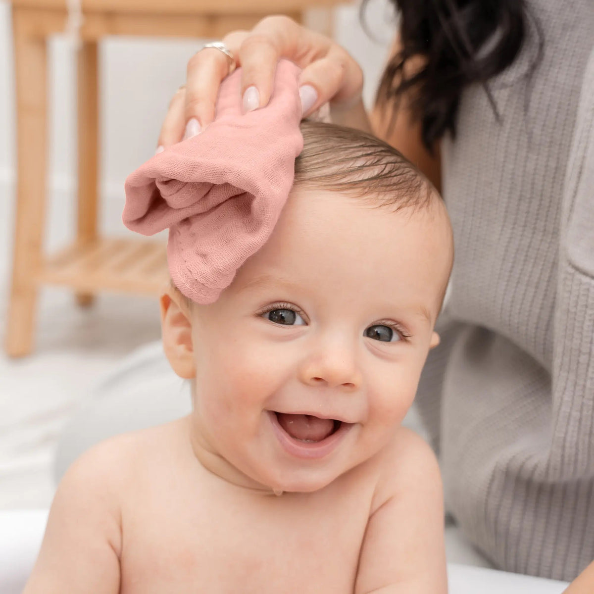 Comfy Cubs Muslin Washcloths in Bold Blush - 