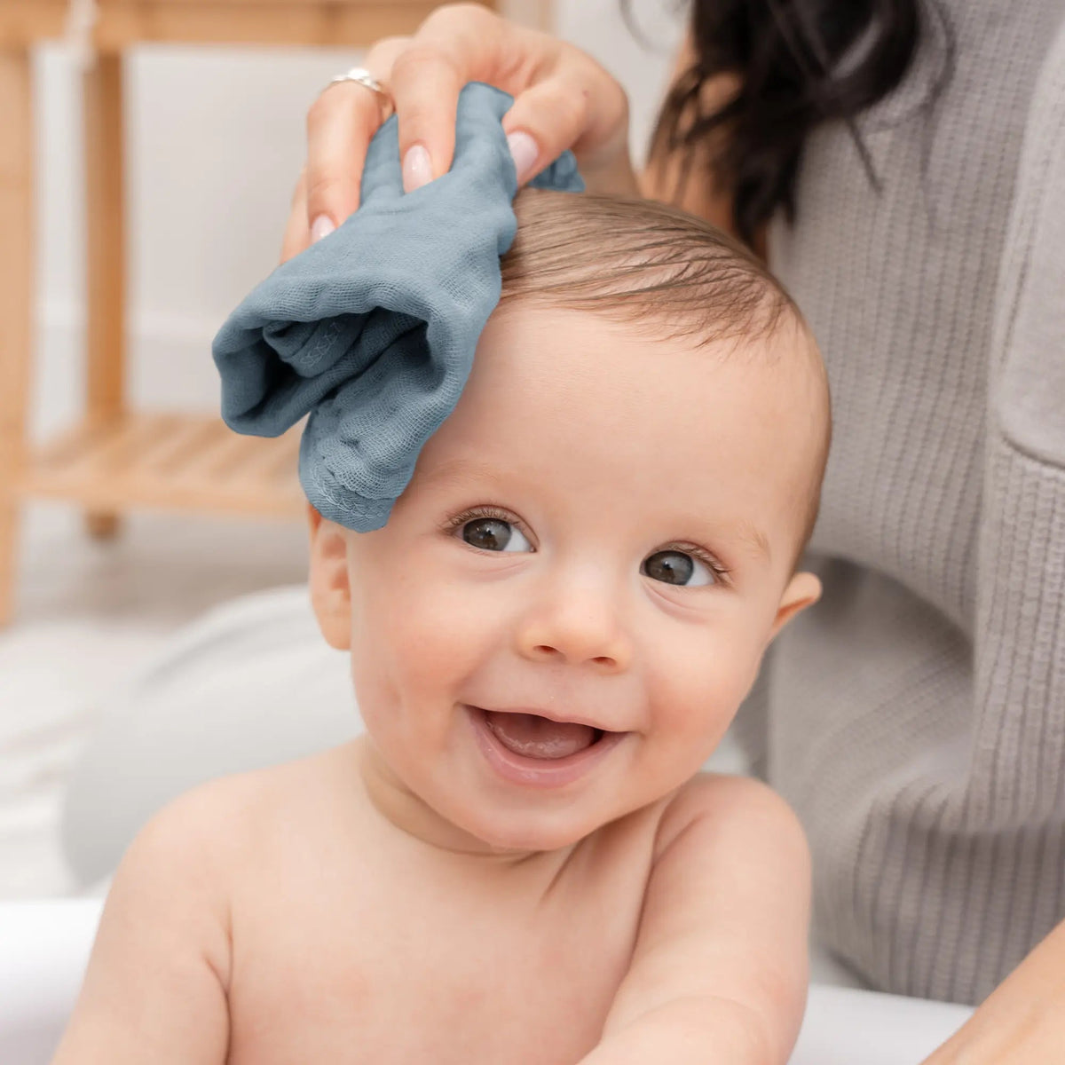 Comfy Cubs Muslin Washcloths in Pacific Blue - 