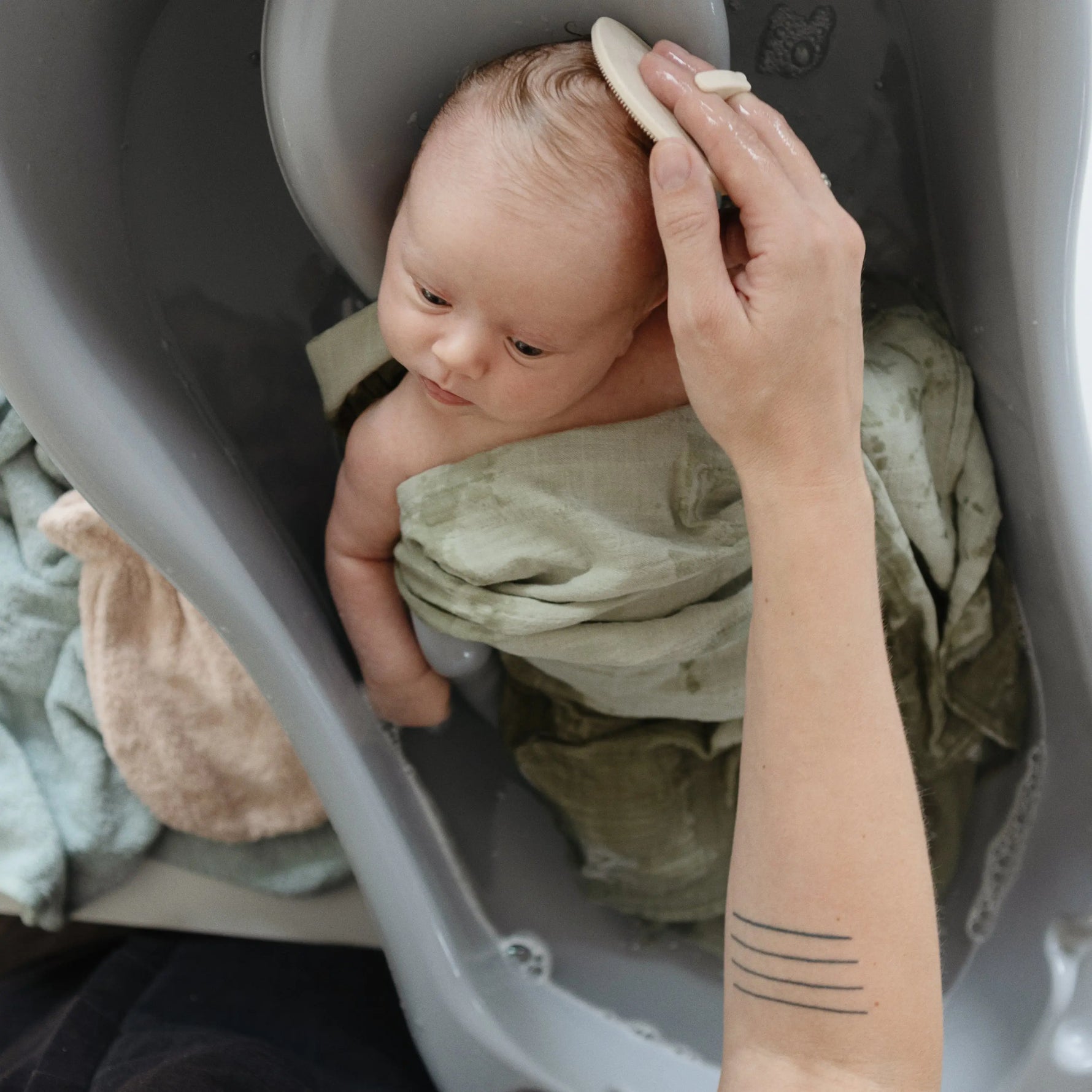 Mushie Organic Cotton Muslin Cloths 3 Pack Extra Soft Versatile Nursery Essentials - Baby & Toddler > Diapering > Baby Wipes Muslin Cloth 3-Pack