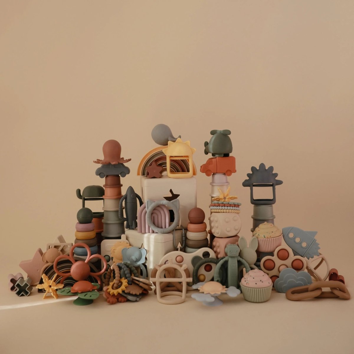 Mushie No Drop Sun Teether Sunshine Baby Toy with Easy Grip and Textured Surface - Everetts Place Boutique - 