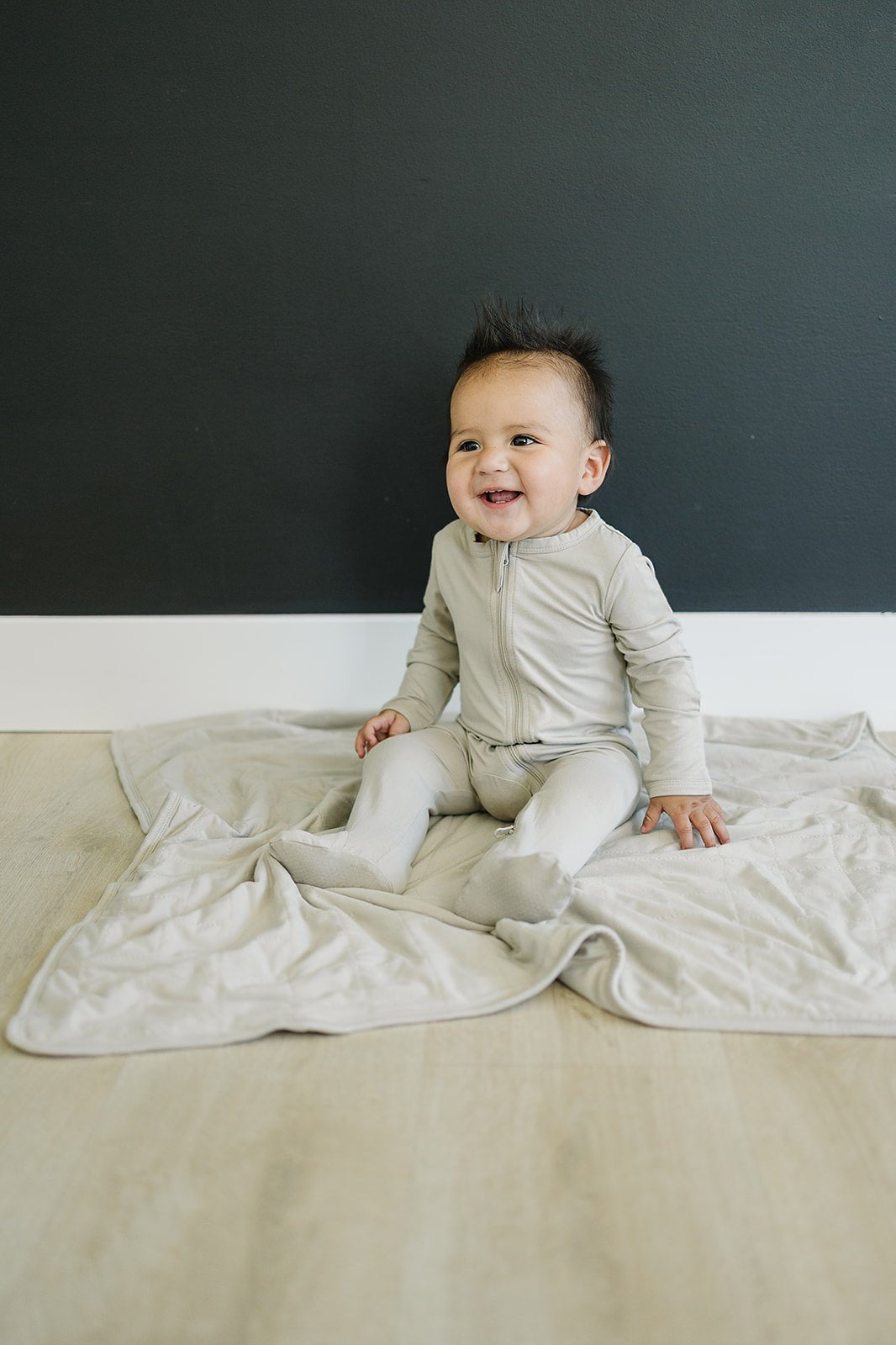 Mebie Baby Oatmeal Bamboo Footed Zipper - 