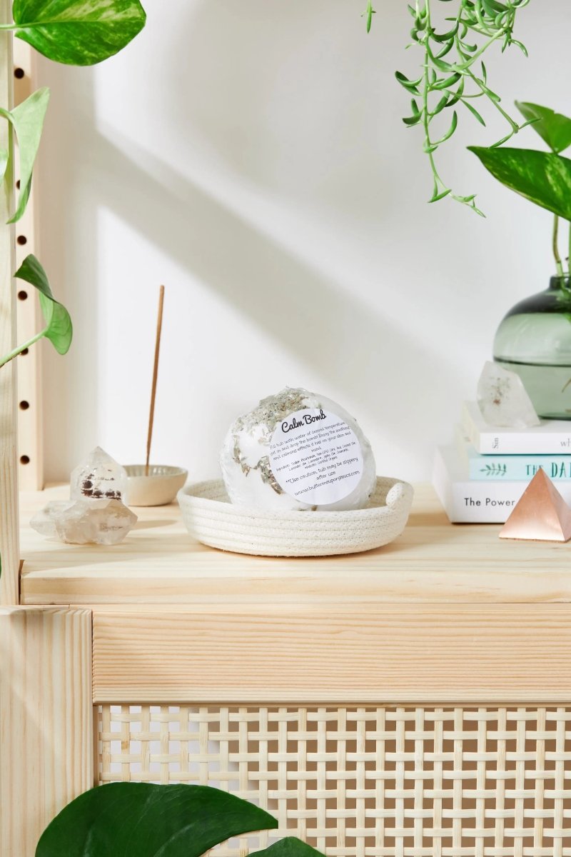 Organic Bath Bomb with Lavender and Chamomile for Relaxation Enthusiasts - Everetts Place