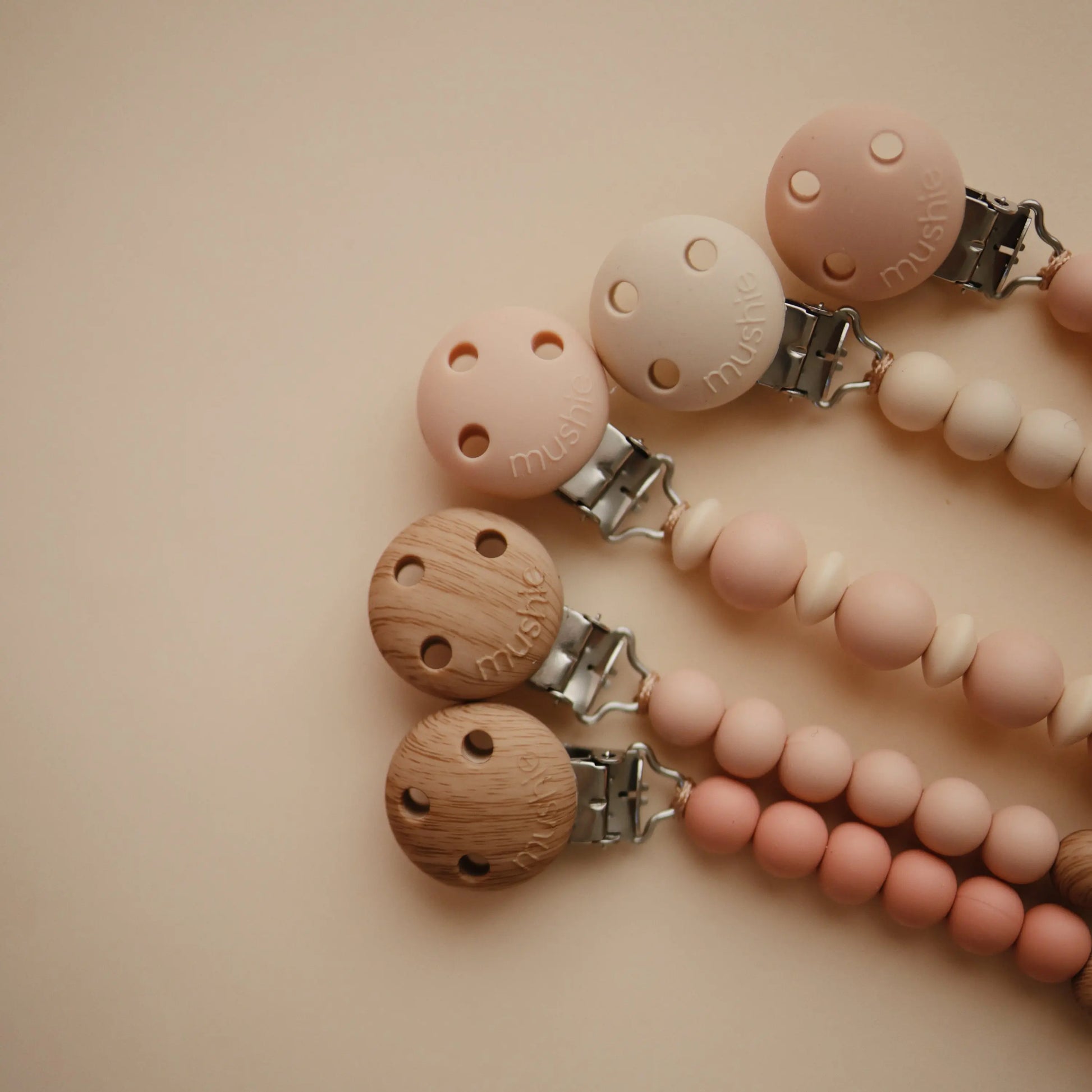 Silicone Pacifier Clip Luna Durable Food Grade Silicone Clasp for Babies Mushie