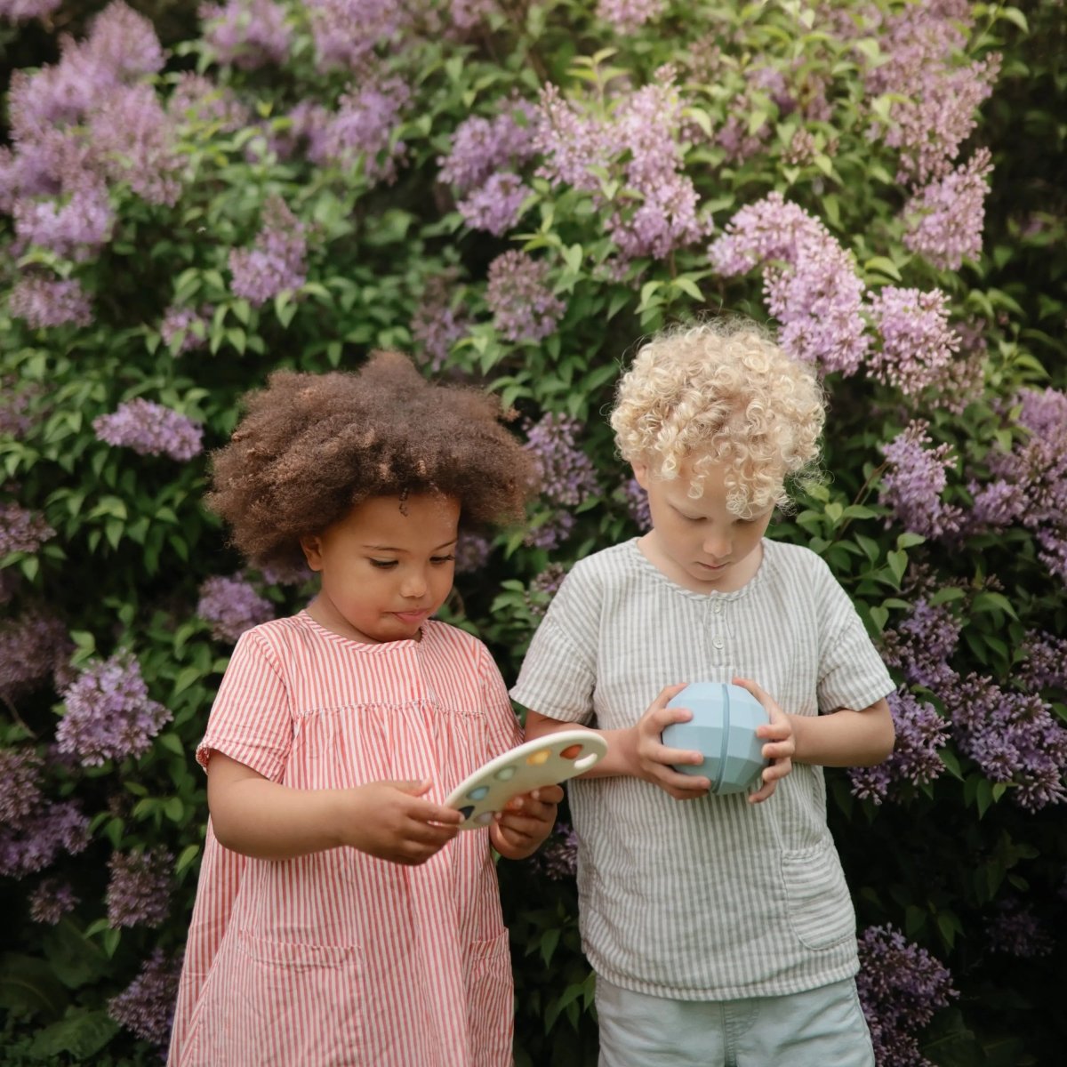 Mushie Paint Palette Press Toy for Sensory Exploration and Fine Motor Skill - Everetts Place Boutique - 