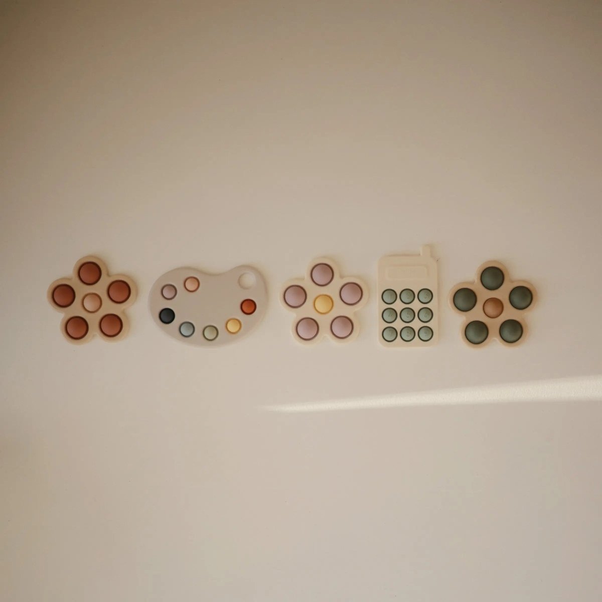 Mushie Paint Palette Press Toy for Sensory Exploration and Fine Motor Skill - Everetts Place Boutique - 