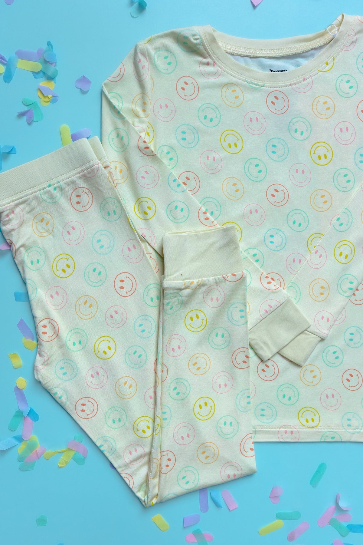 DREAM BIG LITTLE CO PASTEL SMILES DREAM SETEveretts Place
