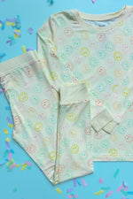 DREAM BIG LITTLE CO PASTEL SMILES DREAM SETEveretts Place