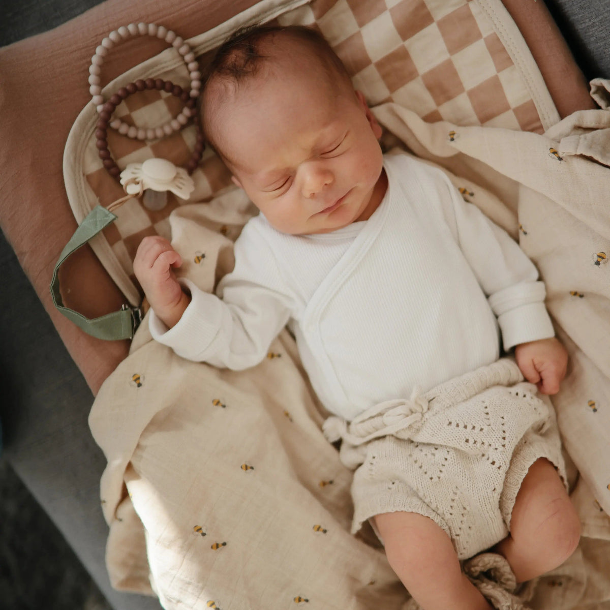Mushie Pearl Teether Bracelet - 