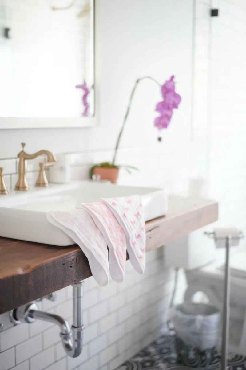 Pop Of Pink Wash Cloth Set with 100 Percent Plush Cotton for Bath Time Essentials