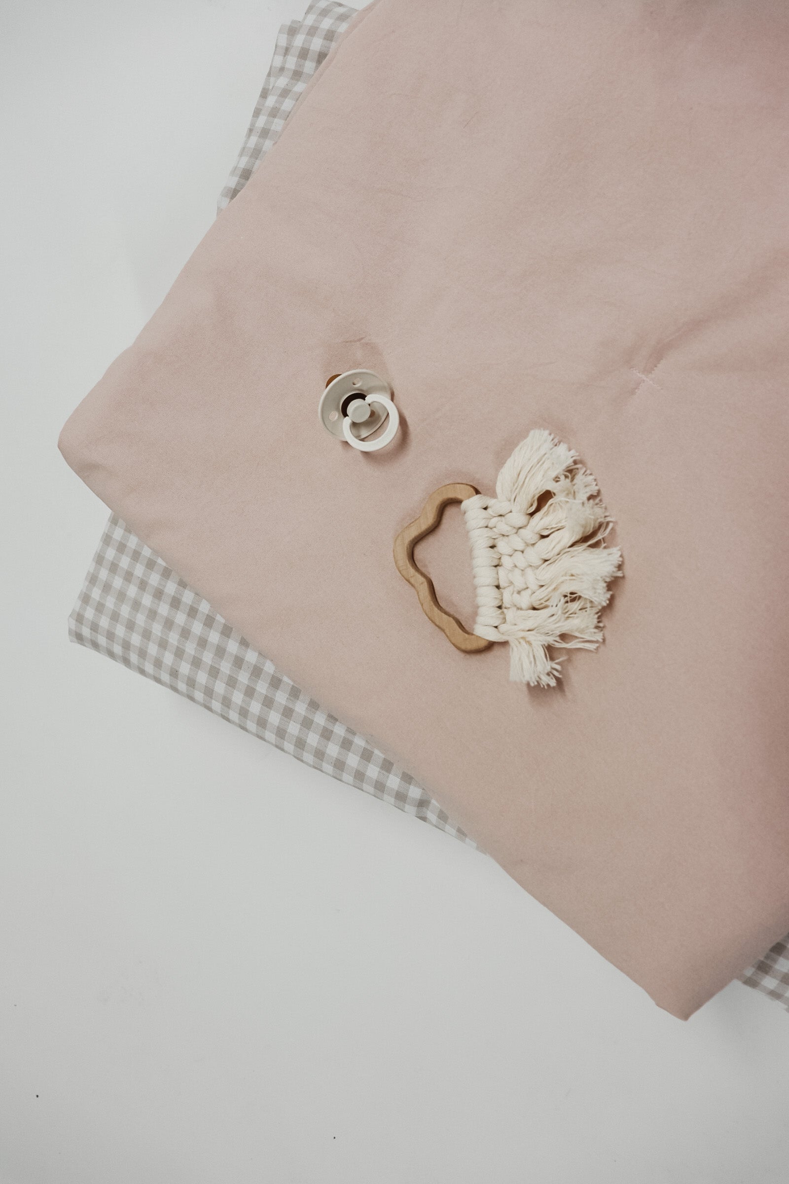 Little Mae & Co Poppy Crib Quilted BlanketEveretts Place