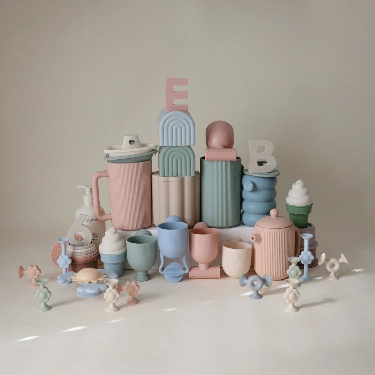 Mushie Pour And Play Bath Set Toy For Engaging Bath Time Fun - 