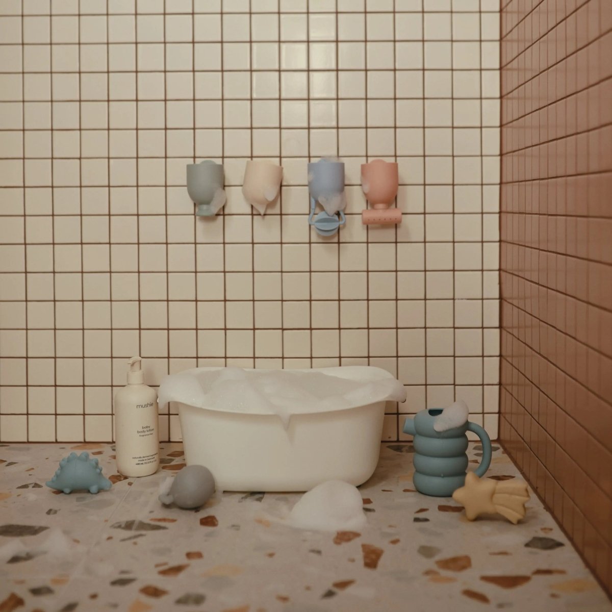 Mushie Pour And Play Bath Set Toy For Engaging Bath Time Fun - 