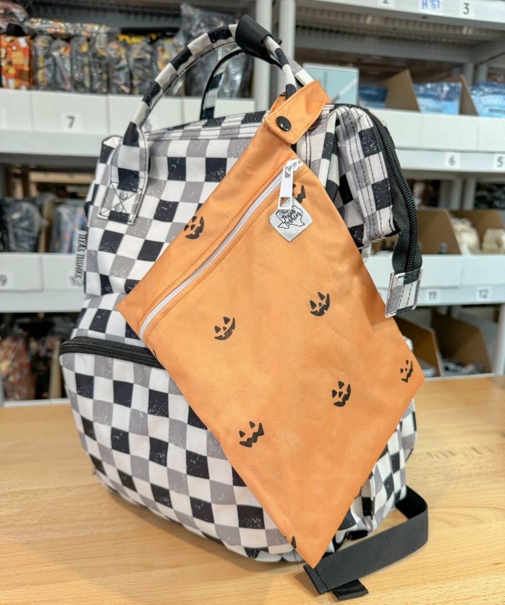 Texas Tushies Quick Trip Wet Dry Bag with Compact Design for Busy Parents on the Go - 