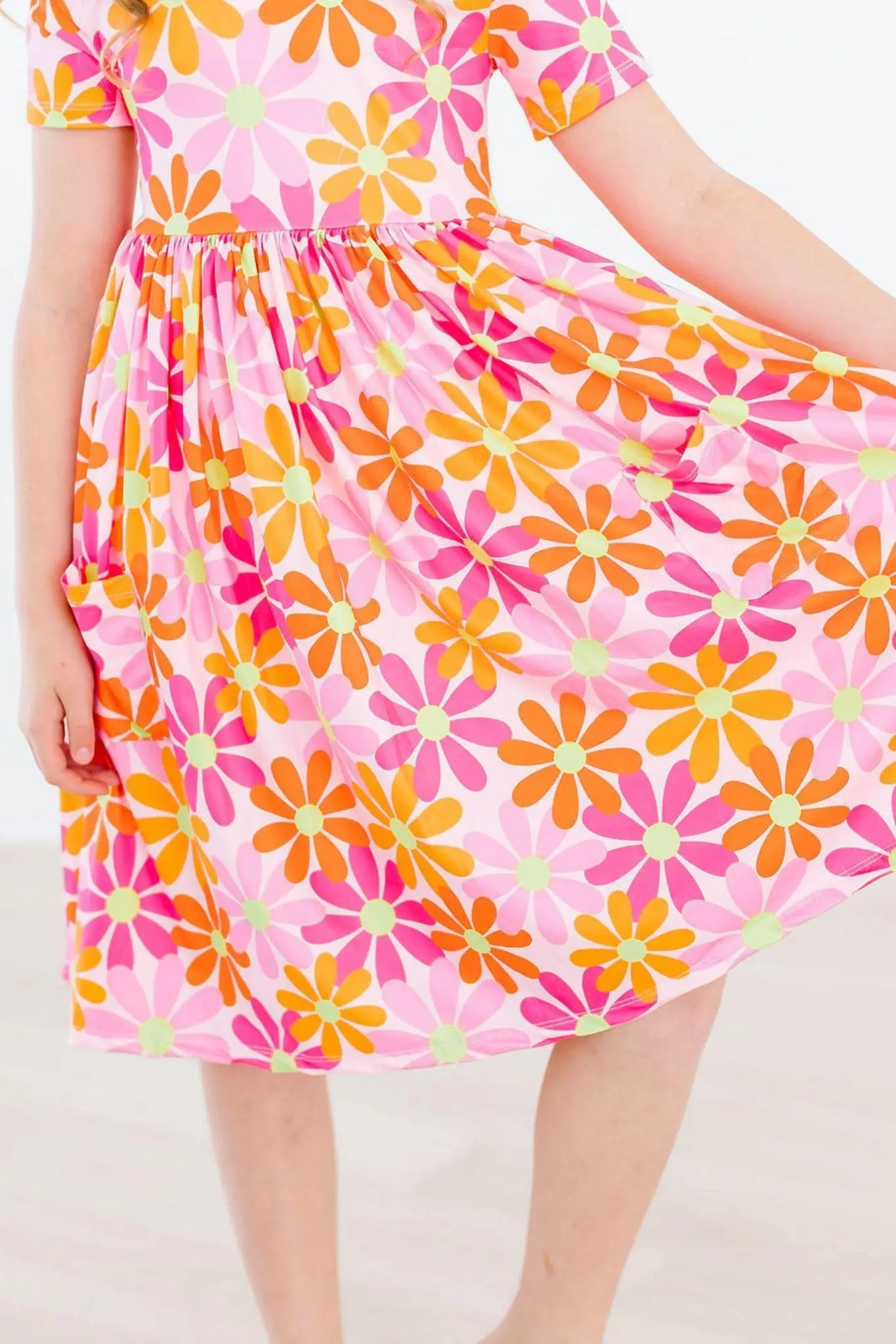 Mila & Rose ® Retro Daisies S/S Pocket Twirl Dress - 