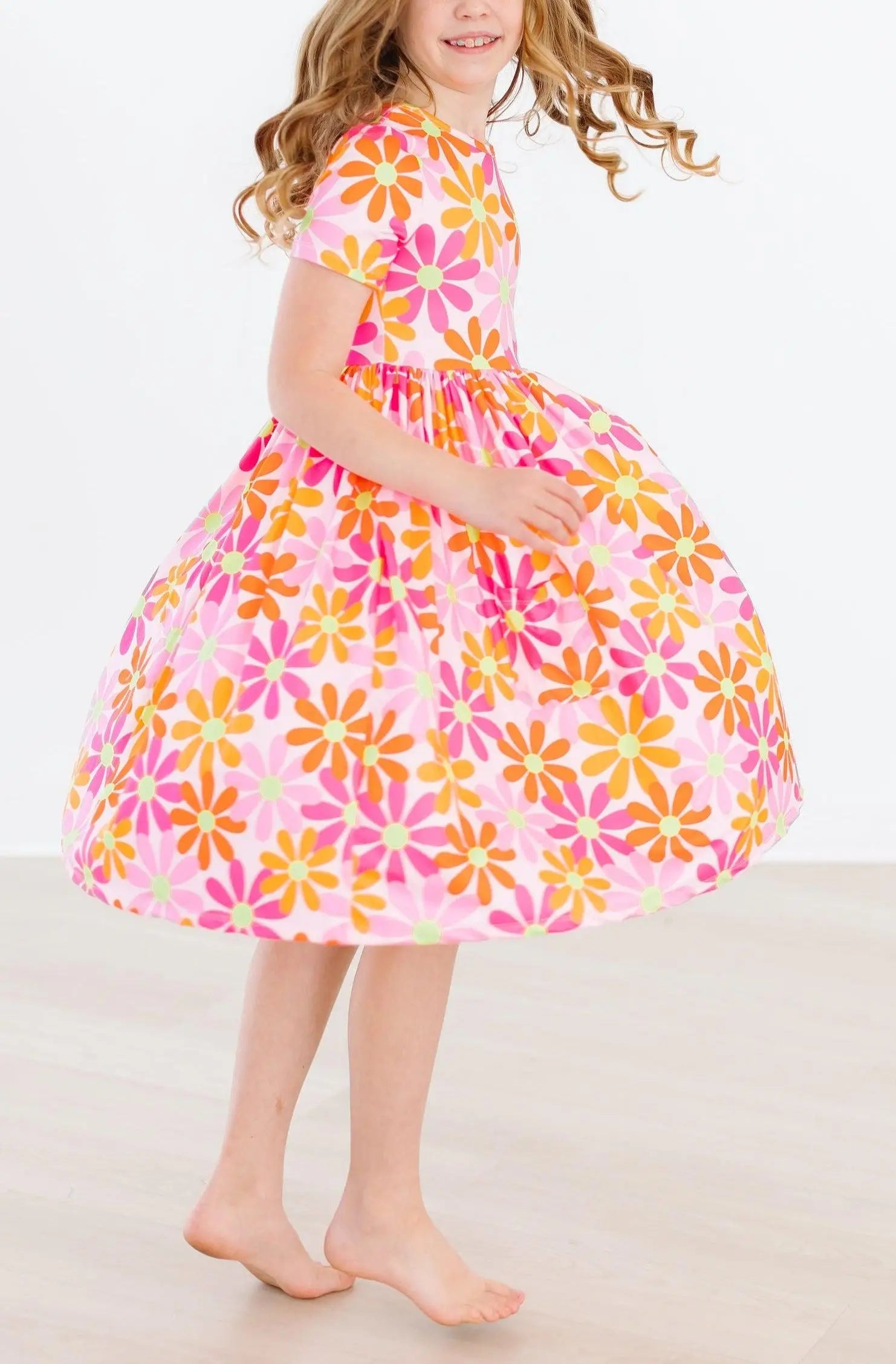 Mila & Rose ® Retro Daisies S/S Pocket Twirl Dress - 