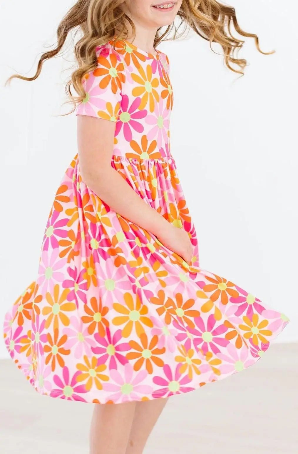 Mila & Rose ® Retro Daisies S/S Pocket Twirl Dress - 