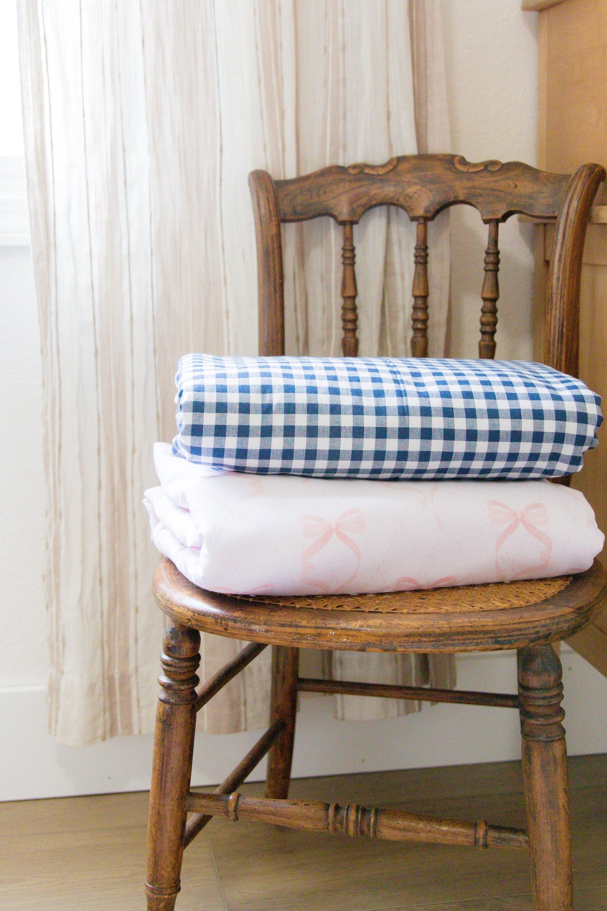 Little Mae & Co Ribbon Bow Crib Quilted BlanketEveretts Place