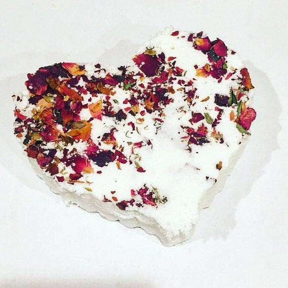 Rose heart bath bomb / organic bath bomb / - Everetts Place: Online Boutique - Bodycare