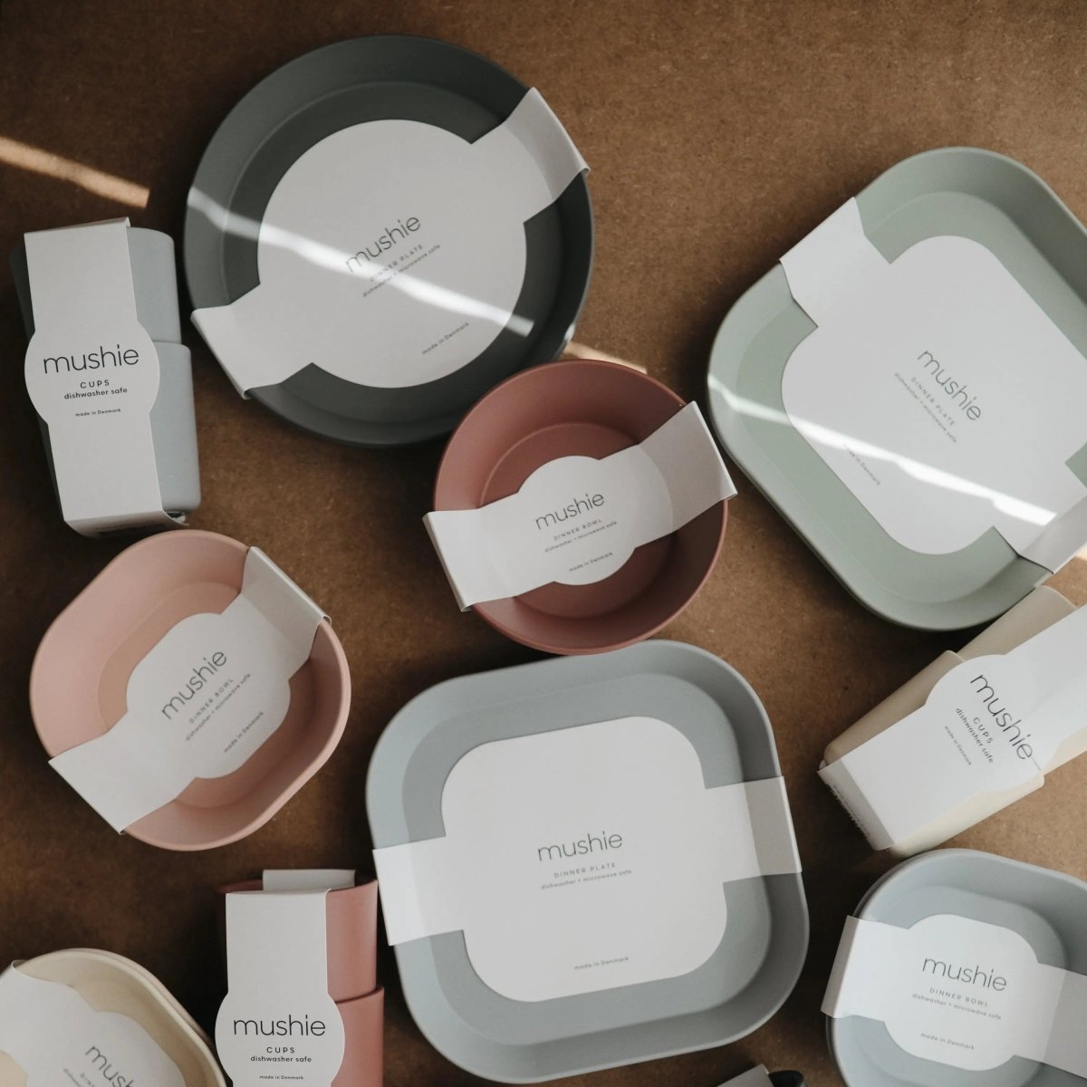 Mushie Round Dinnerware Plates BPA Free Plastic Set Dishwasher Microwave Safe - Everetts Place Boutique - 