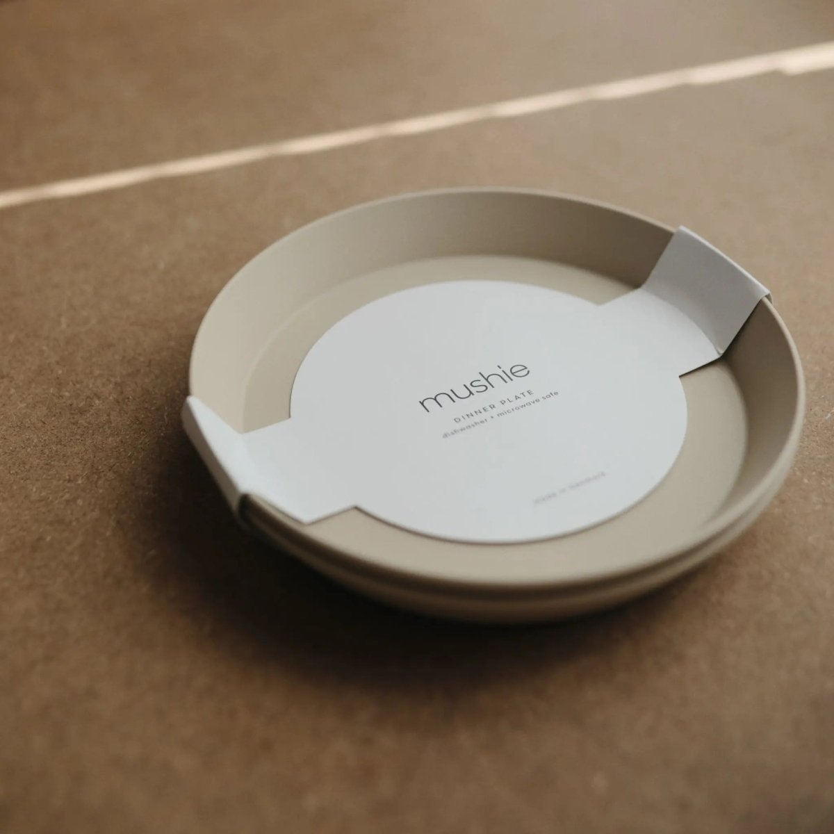 Mushie Round Dinnerware Plates BPA Free Plastic Set Dishwasher Microwave Safe - Everetts Place Boutique - 