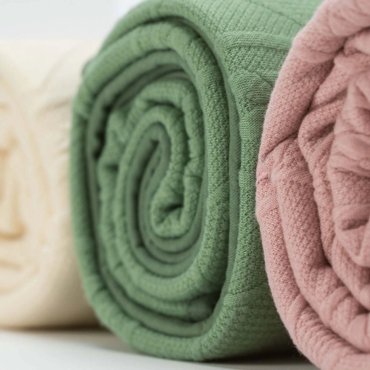 Sage Knit Blanket with Soft Yarn for Cozy Home Decor and Baby Comfort - Everetts Place