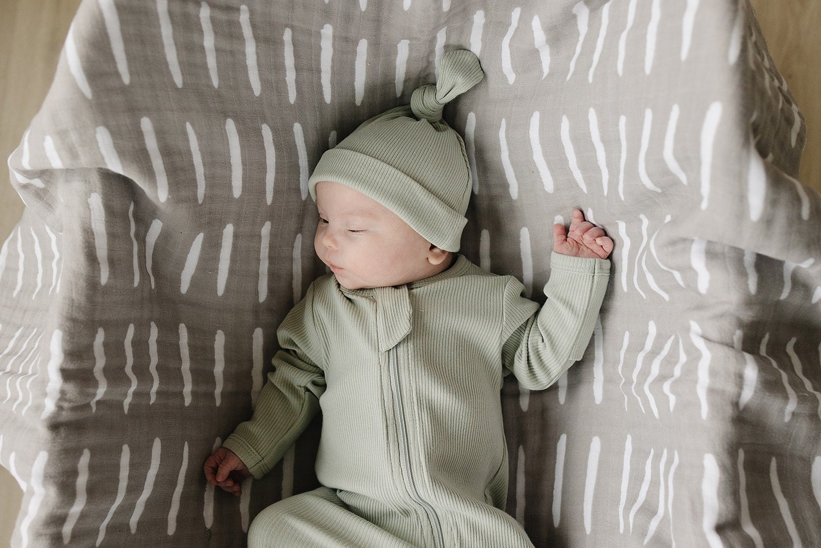 Mebie Baby Sage Organic Ribbed Newborn Knot Hat - 