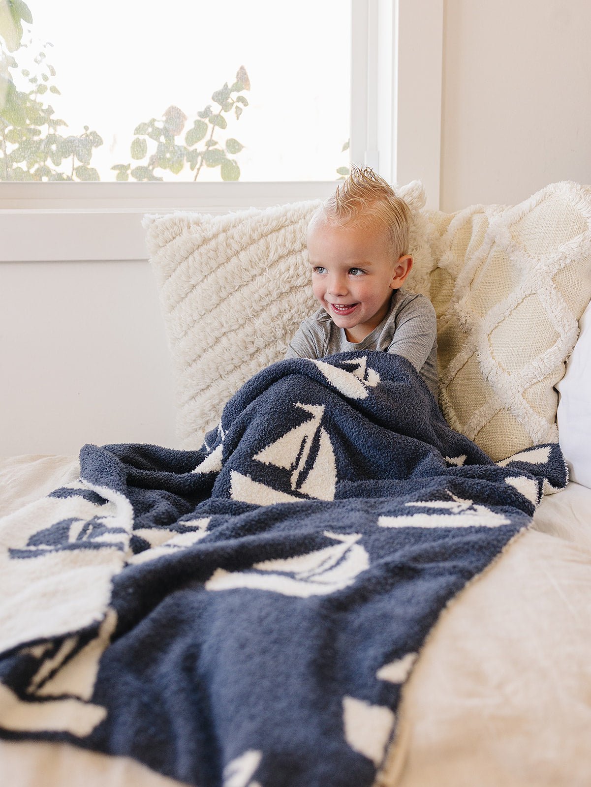 Mebie Baby Sailboat Plush Blanket - 