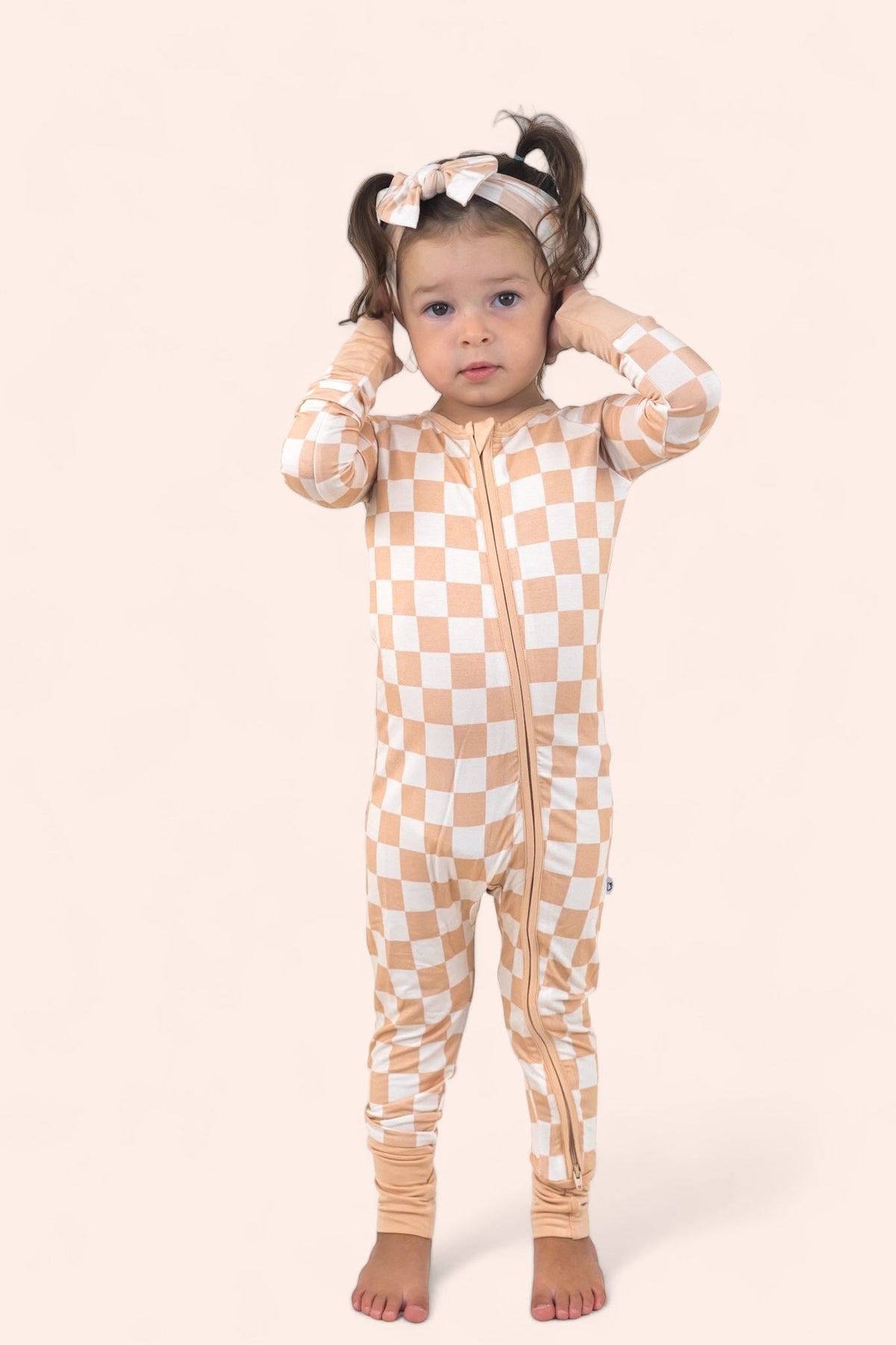 DREAM BIG LITTLE CO SANDY CHECKERS DREAM BOWEveretts Place