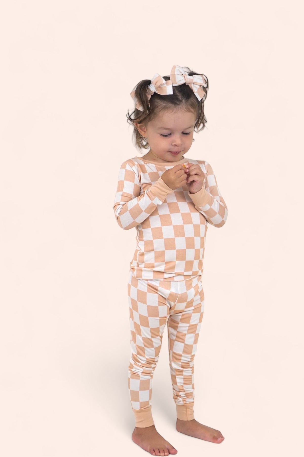 DREAM BIG LITTLE CO SANDY CHECKERS DREAM BOWEveretts Place
