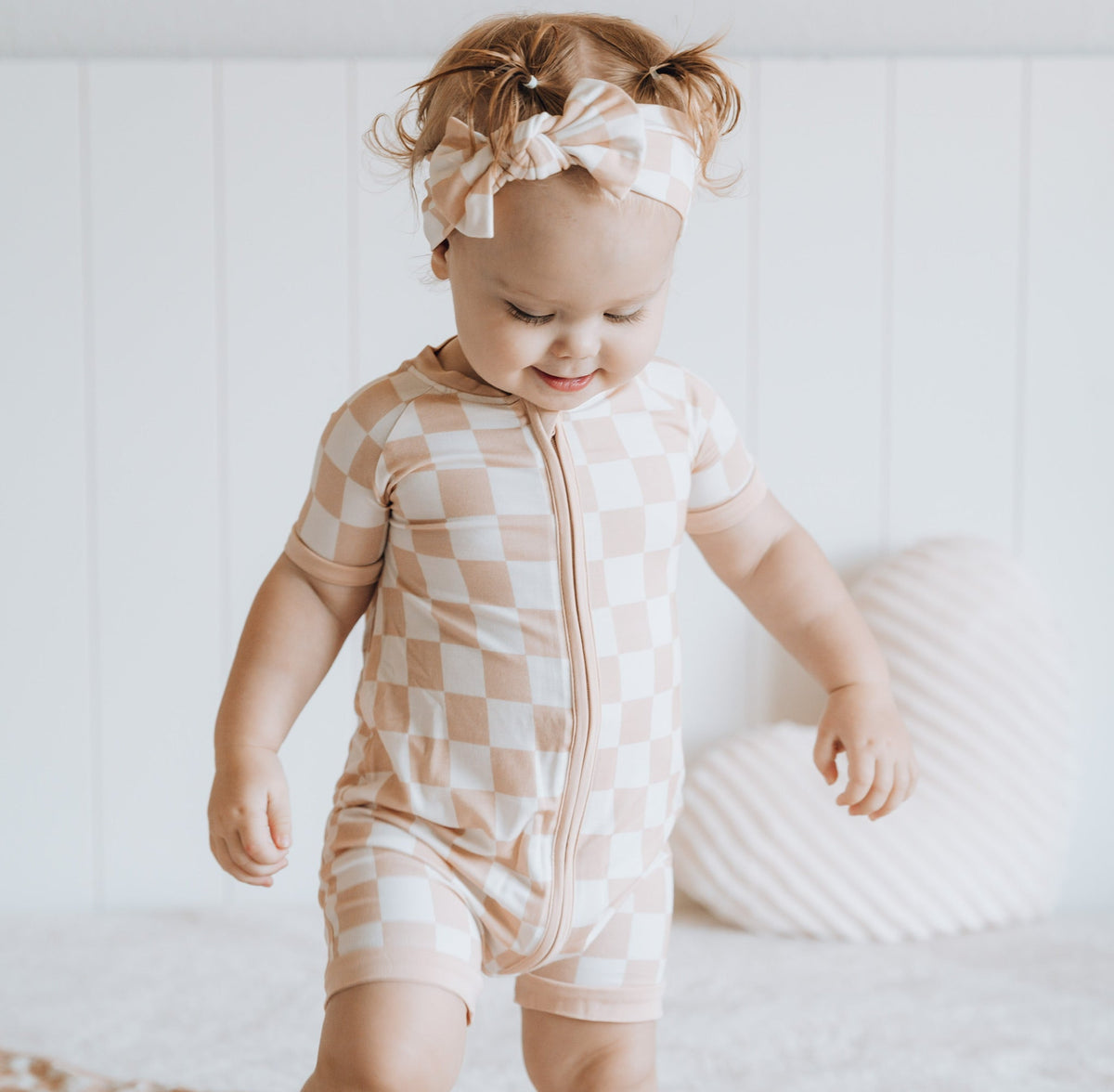 DREAM BIG LITTLE CO SANDY CHECKERS DREAM BOWEveretts Place
