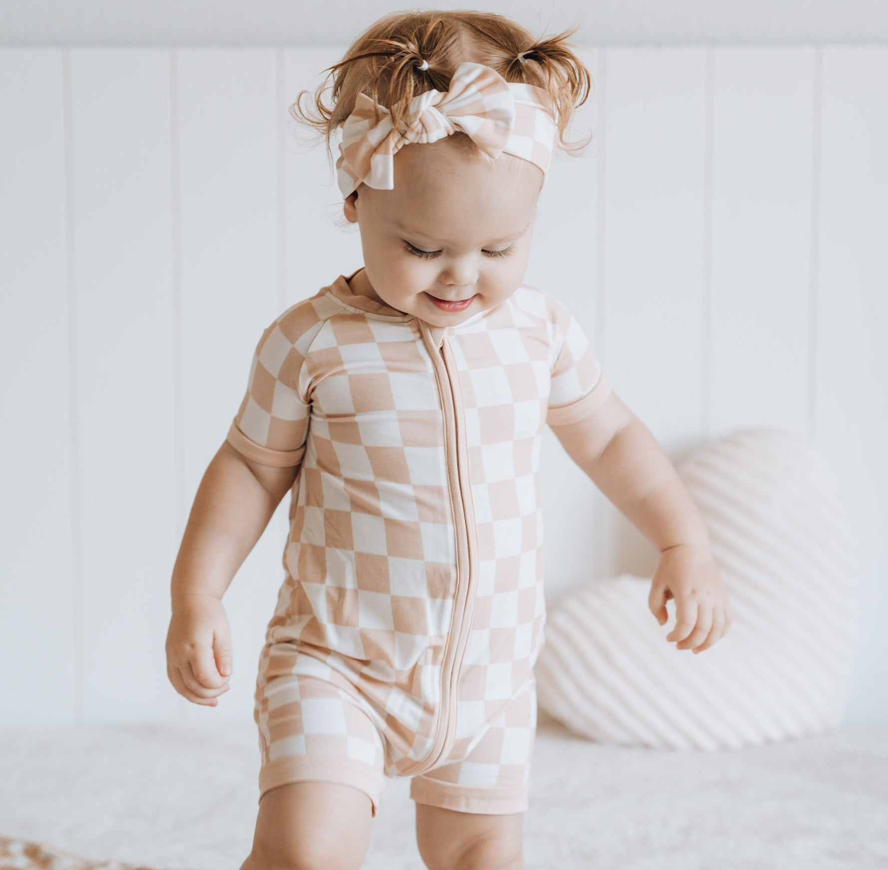 DREAM BIG LITTLE CO SANDY CHECKERS DREAM BOWEveretts Place
