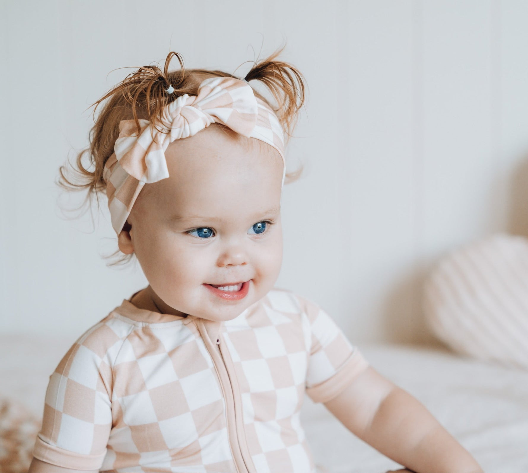 DREAM BIG LITTLE CO SANDY CHECKERS DREAM BOWEveretts Place