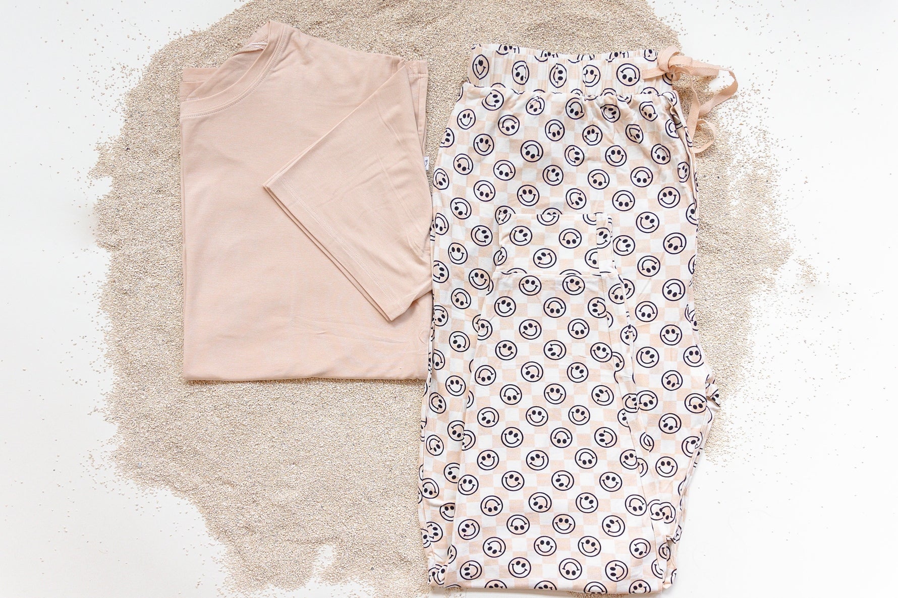 DREAM BIG LITTLE CO SANDY SMILES CHECKERS MEN'S DREAM JOGGER SETEveretts Place