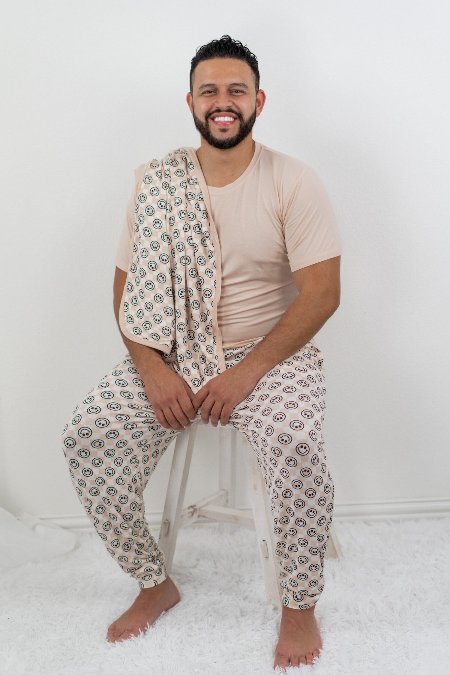 DREAM BIG LITTLE CO SANDY SMILES CHECKERS MEN'S DREAM JOGGER SETEveretts Place