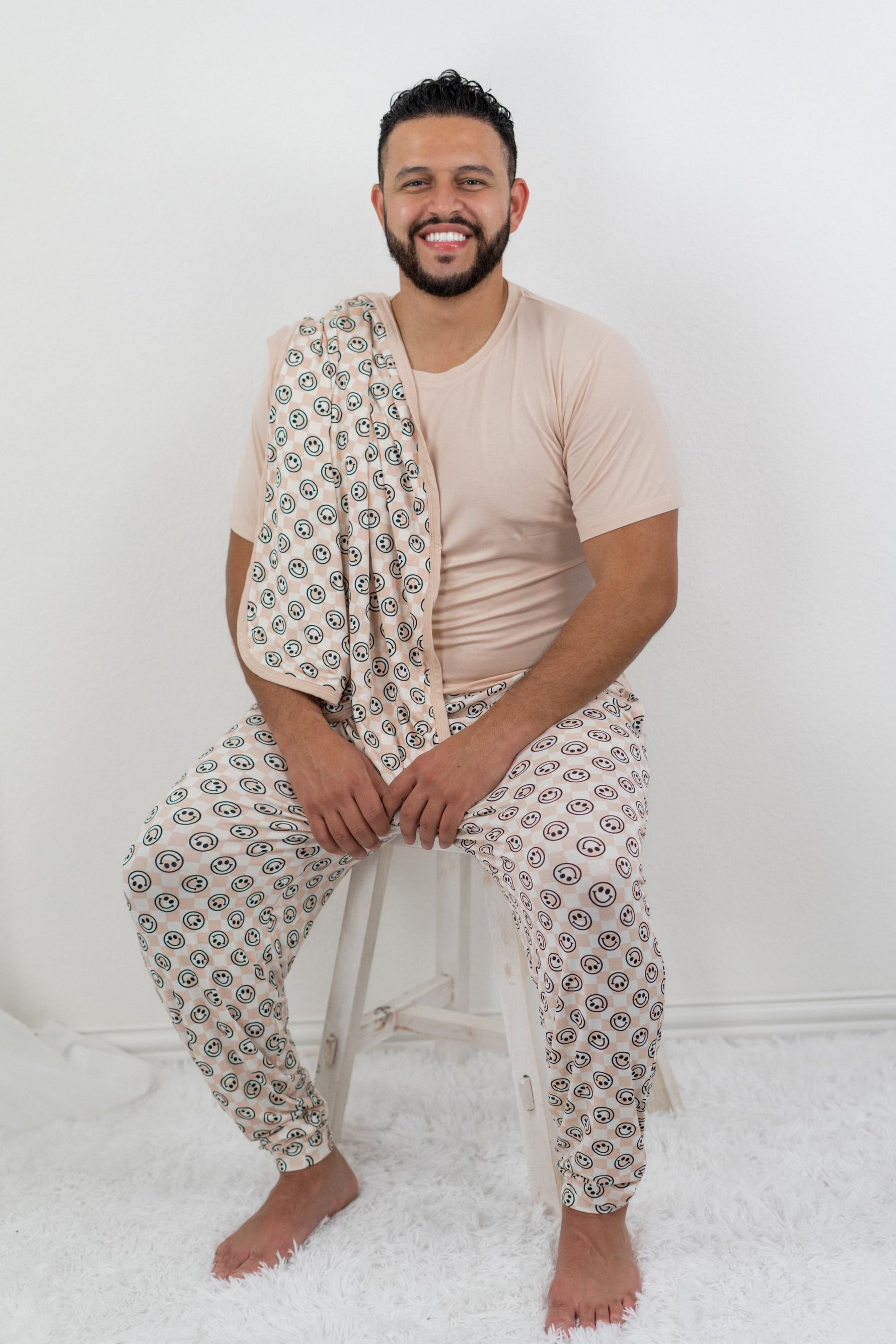 DREAM BIG LITTLE CO SANDY SMILES CHECKERS MEN'S DREAM JOGGER SETEveretts Place