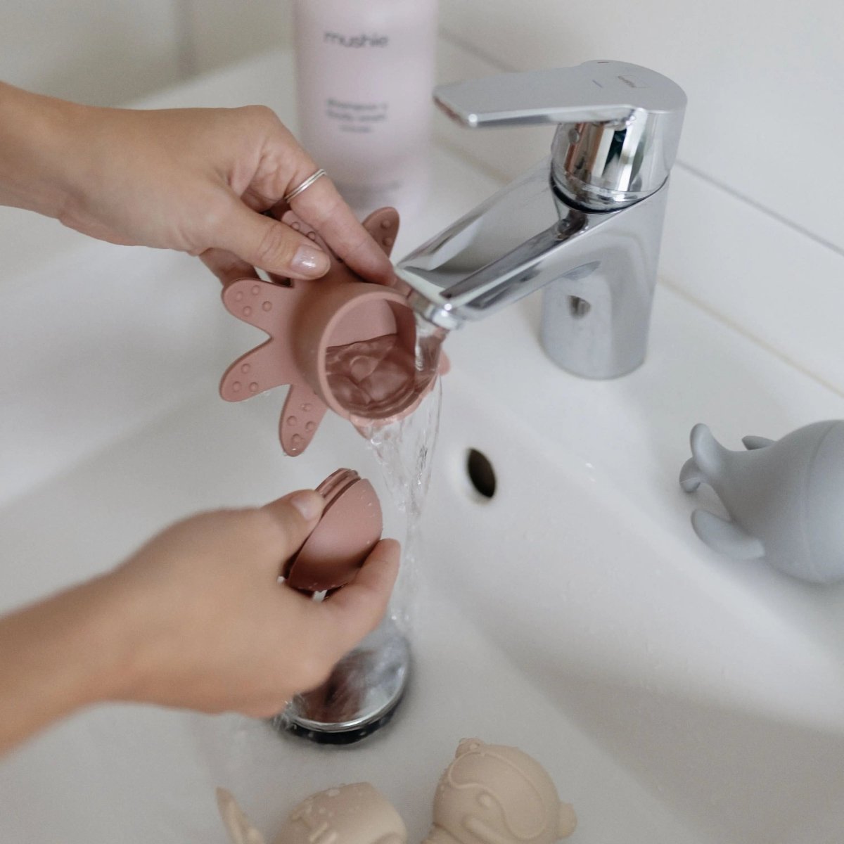 Mushie Sealife Mold Free Bath Play Set with Submarine Scuba Diver Octopus and Whale - Everetts Place Boutique - 