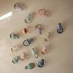 Mushie Silicone Fresh Food Feeder for Safe Self Feeding and Easy Cleaning - Everetts Place Boutique - 