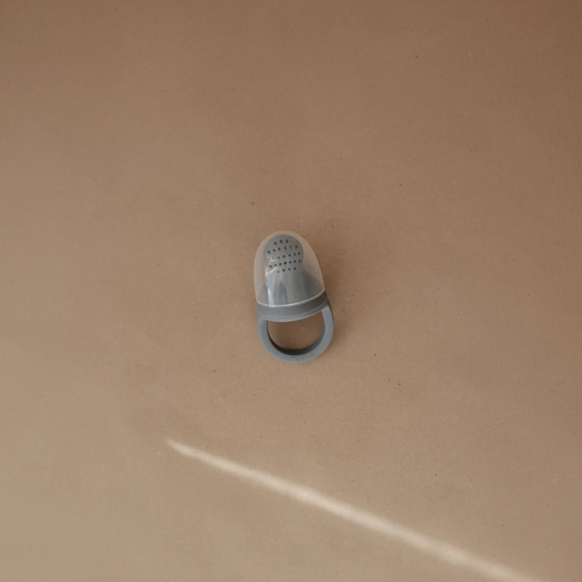 Mushie Silicone Fresh Food Feeder for Safe Self Feeding and Easy Cleaning - Everetts Place Boutique - 