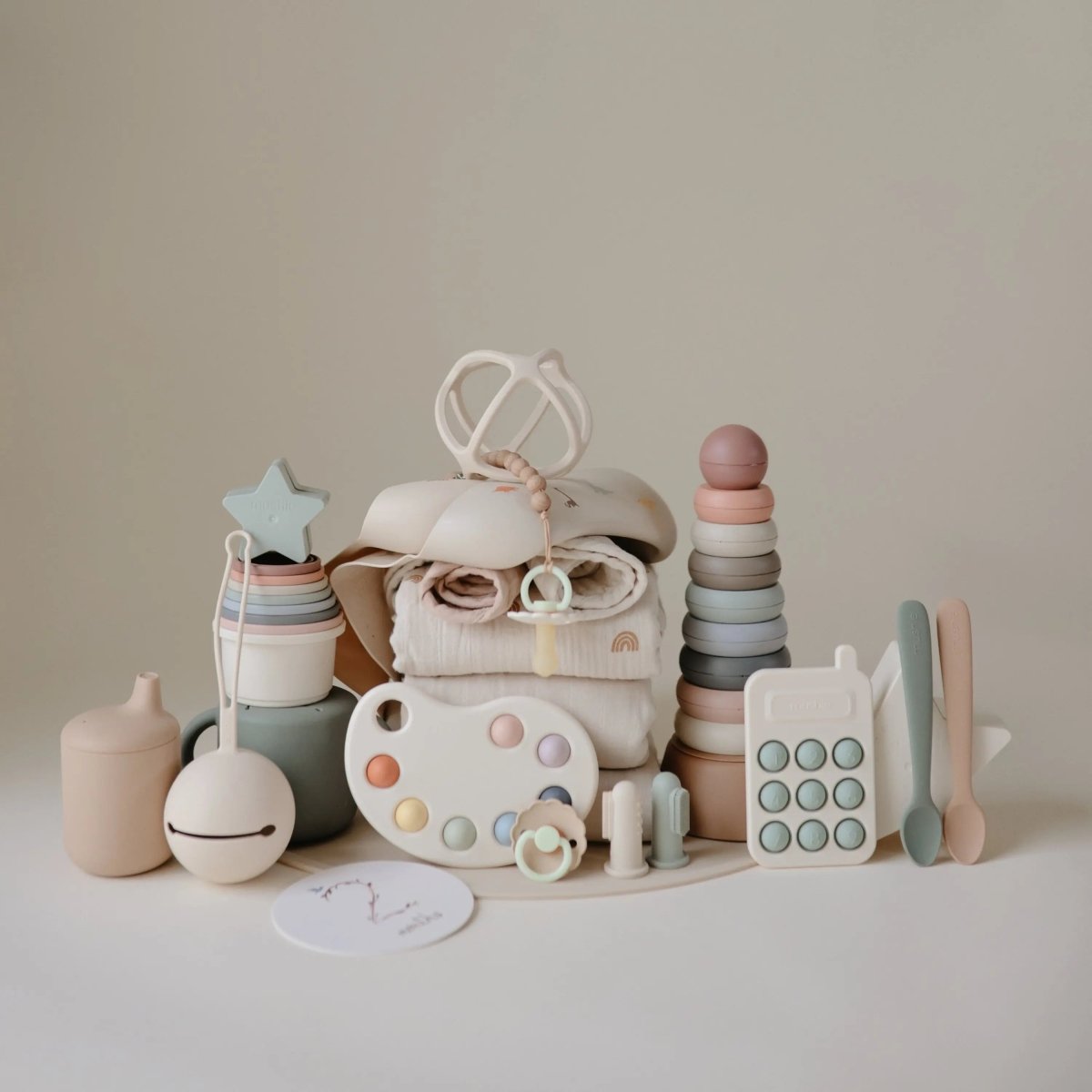 Mushie Silicone Pacifier Case with Strap for Up to Three Pacifiers - Everetts Place Boutique - 