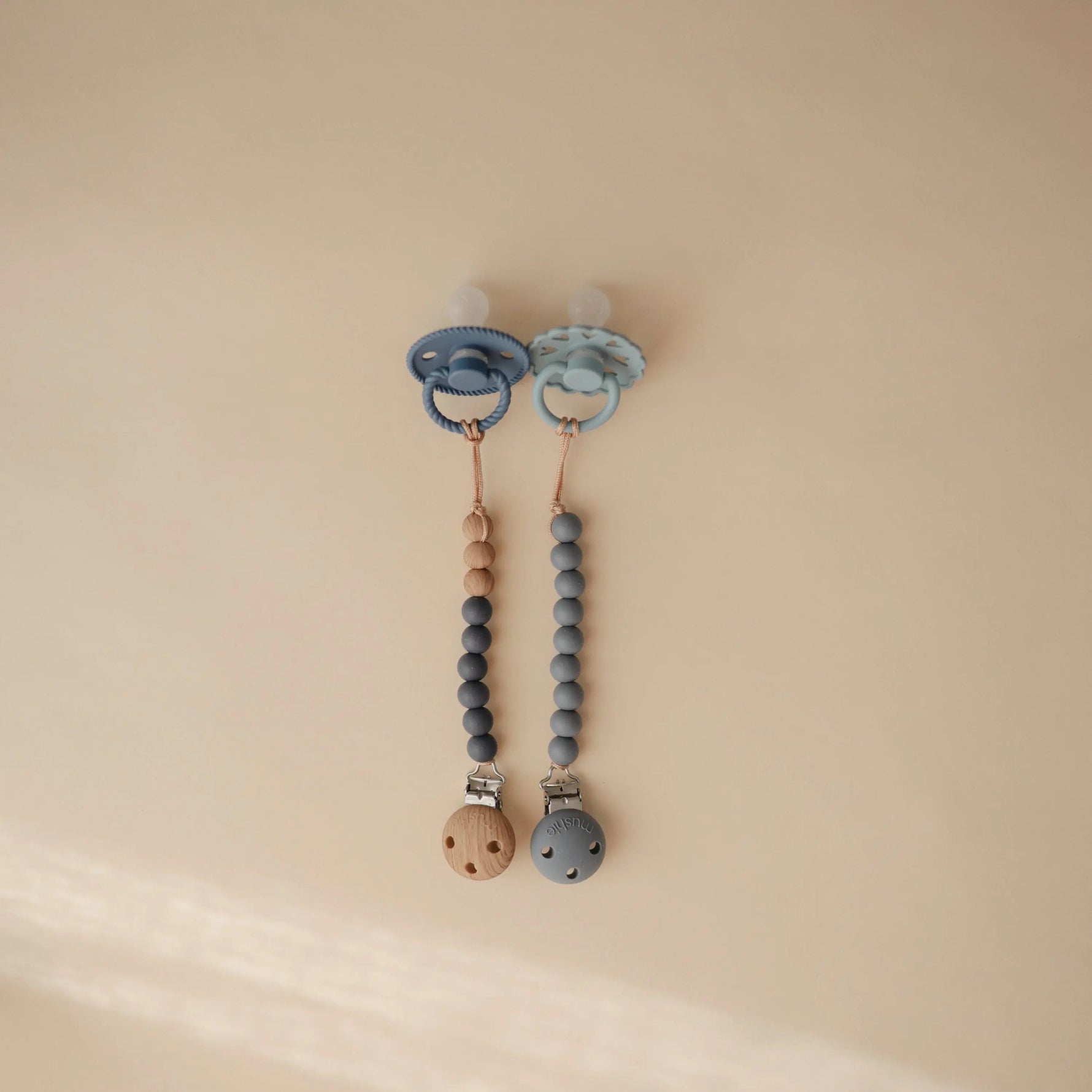 Mushie Silicone Pacifier Clip | Eva - 